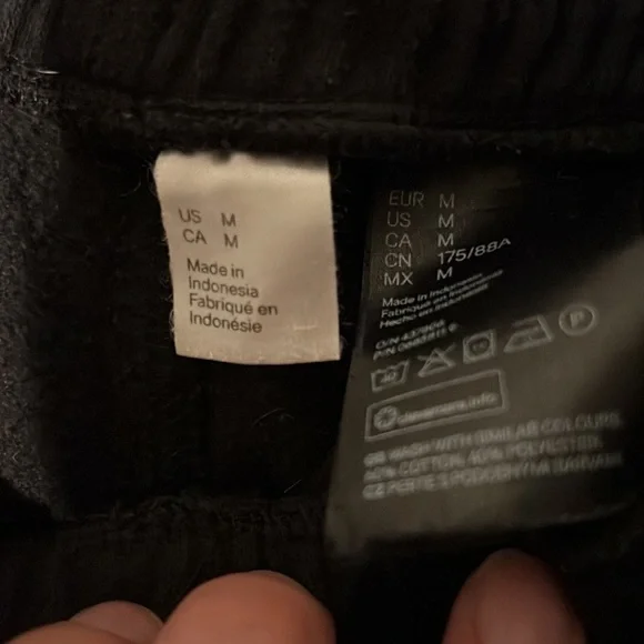 Men’s shorts - Picture 2 of 3